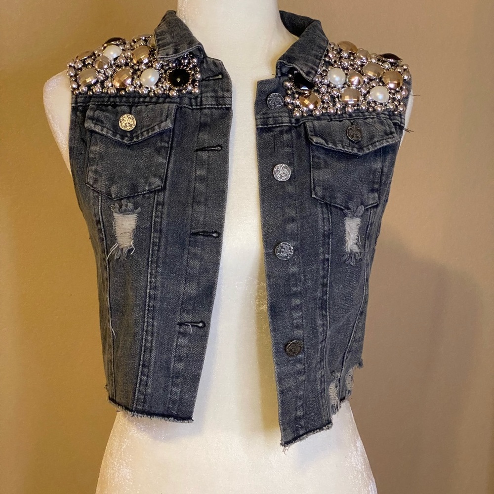 SHOWTIME VEST